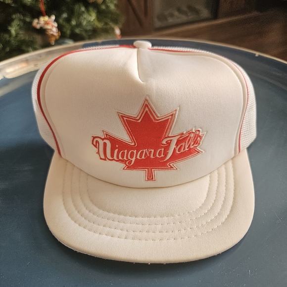 Niagra Falls Vintage Trucker Hat Cap Snapback CHILD SIZE Canadian Maple Leaf - Picture 1 of 7